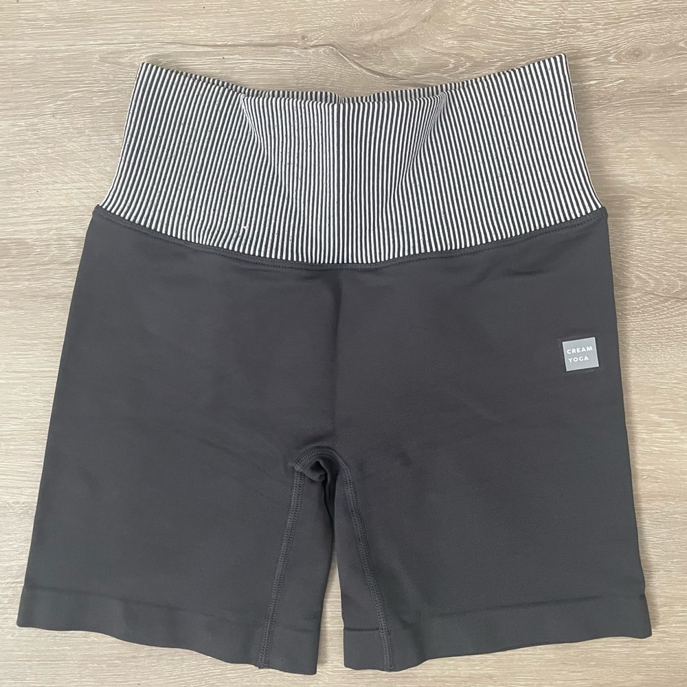 Cream Yoga Biker Shorts